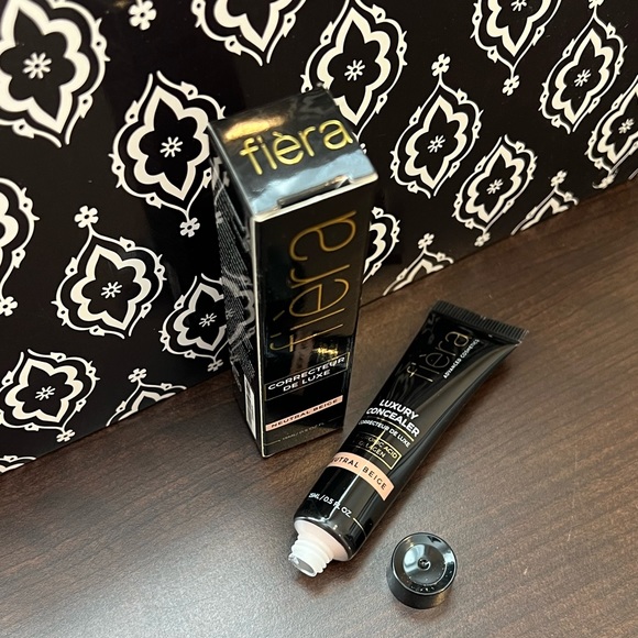 FIERA Luxury Concealer - Neutral Beige - Picture 6 of 9